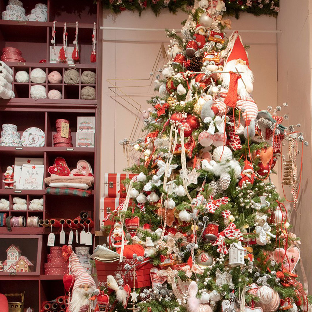 5 βήματα για να στολίσετε σωστά το χριστουγεννιάτικο δέντρο