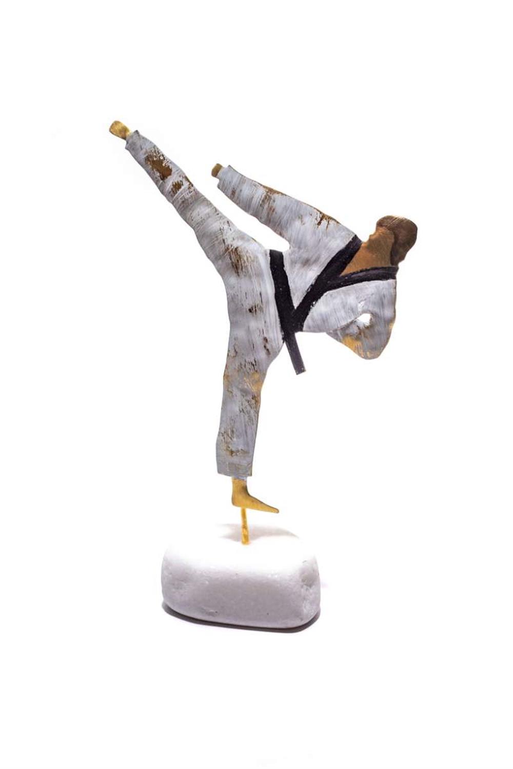 Χειροποίητο διακοσμητικό επιτραπέζιο Αθλητής καράτε ορειχάλκινο 10x14cm
