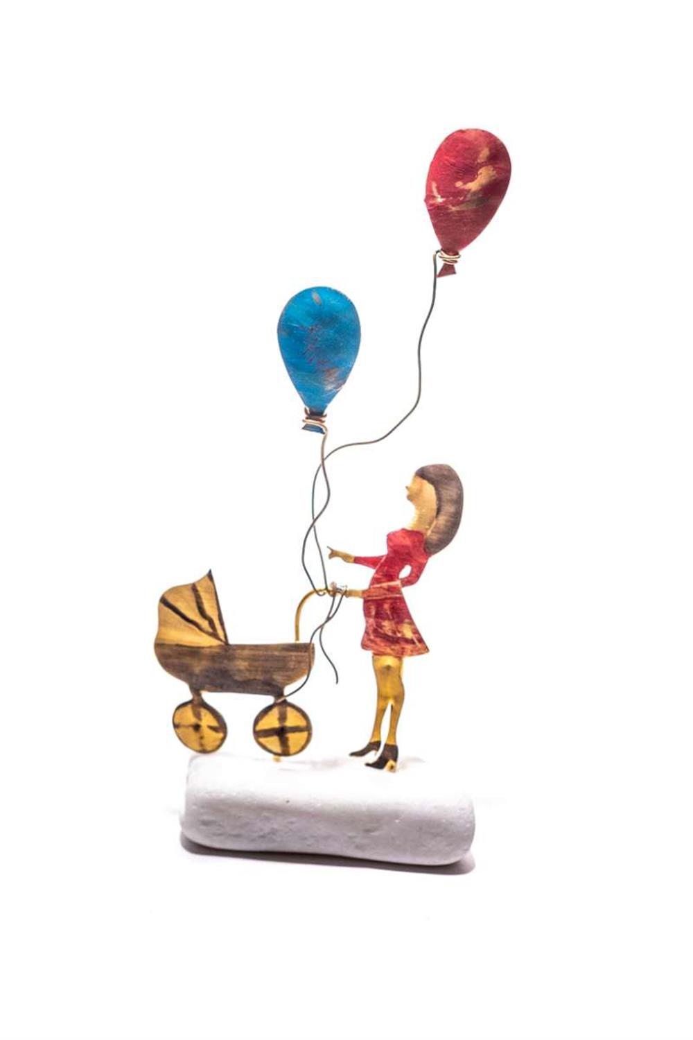 Χειροποίητο διακοσμητικό επιτραπέζιο Έγκυος με καρότσι και μπαλόνια ορειχάλκινο 7x12cm