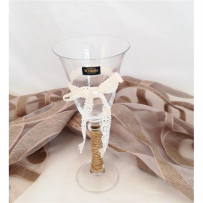 Ποτήρι κρασιού διακοσμημένο με δαντέλα καφέ σκοινί και πέρλα