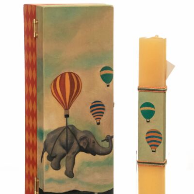 Λαμπάδα χειροποίητη αρωματική κρεμ πλακέ Ελέφαντας σε αερόστατο σε ξύλινο κουτί πολύχρωμο 28.5x10.5x7cm